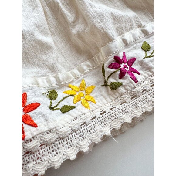 Vintage Girl's Ivory Floral Emrbroidered Cotton Gauze Peasant Dress, Size 2 - Picture 3 of 9